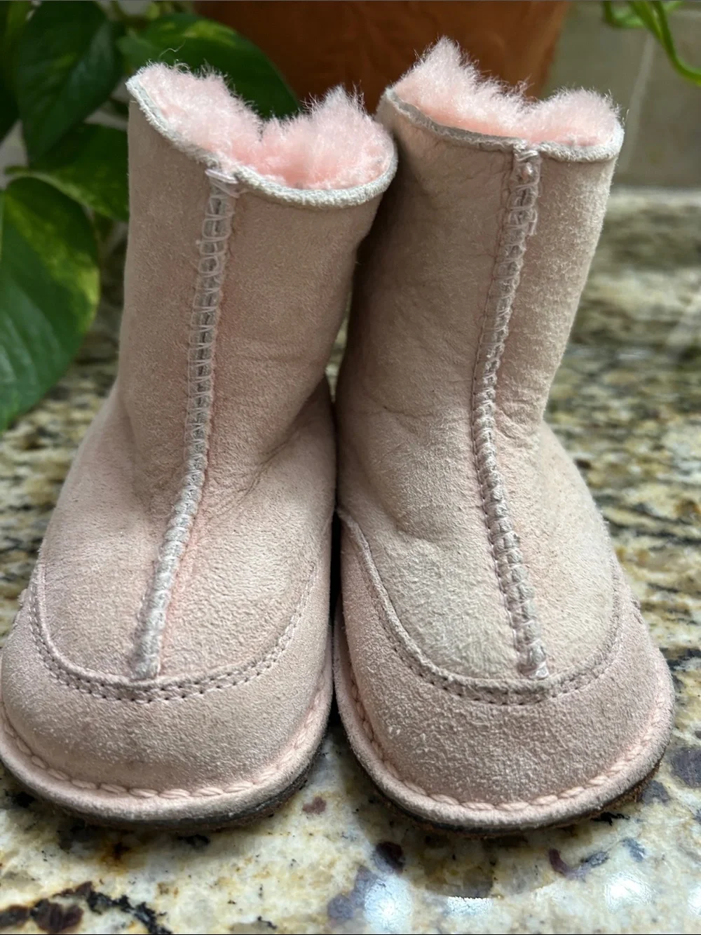 UGG Pink leather Suede Shearling-Lined